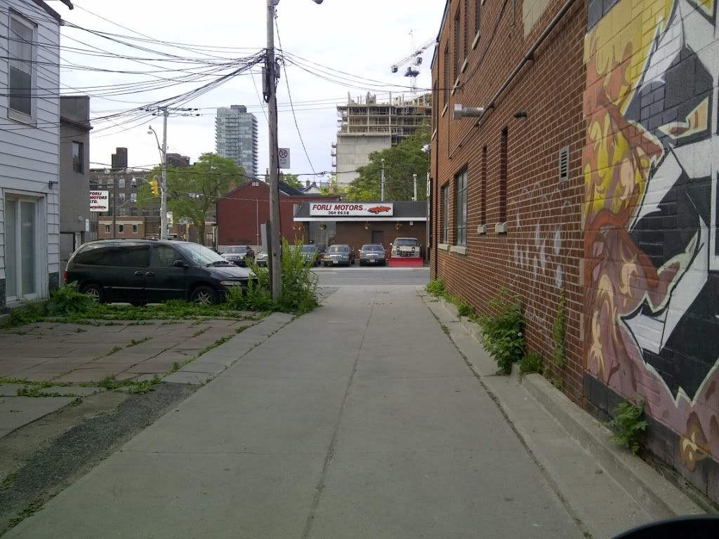 043-BIXFegraffittihintToronto-20120527-01040.jpg